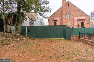 2715 N St NW, Washington, DC 20007 - Photo 36