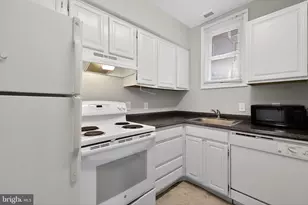 1204 1/2 33rd St NW, Washington, DC 20007 - Photo 8