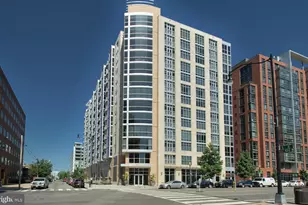 1025 1st St SE, Washington, DC 20003 - Photo 28