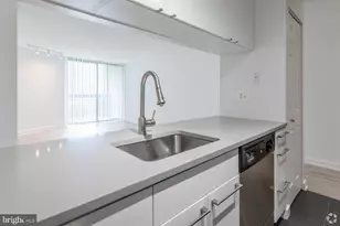 601 24th St NW, Washington, DC 20037 - Photo 4