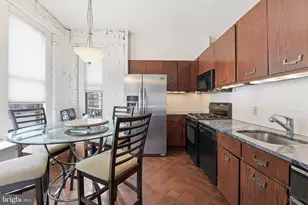 2211 Washington Cir NW, Washington, DC 20037 - Photo 2