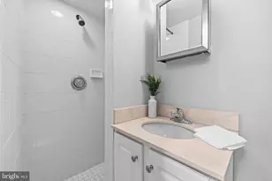 907 8th St NE, Washington, DC 20002 - Photo 20