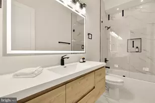 1631 G St SE, Washington, DC 20003 - Photo 18