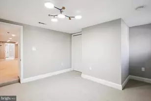 329 15th St NE, Washington, DC 20002 - Photo 56