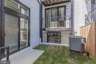 722 Kenyon St NW, Washington, DC 20010 - Photo 30