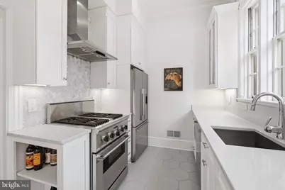 322 2nd Street SE, Washington, DC 20003 - Photo 10