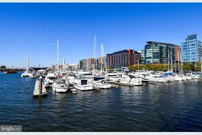 700 7th Street SW #826, Washington, DC 20024 - Photo 32