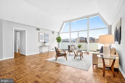 700 7th Street SW #826, Washington, DC 20024 - Photo 2