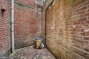 17 Logan Cir NW, Washington, DC 20005 - Photo 70