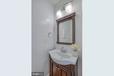 237 16th Street SE, Washington, DC 20003 - Photo 18