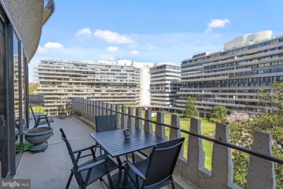 700 New Hampshire Avenue NW #712, Washington, DC 20037 - Photo 12