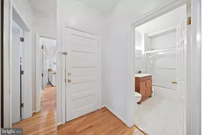 1711 35th Street NW #1, Washington, DC 20007 - Photo 6