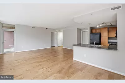 350 G Street SW #N302, Washington, DC 20024 - Photo 4