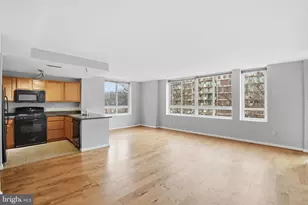 350 G St SW, Washington, DC 20024 - Photo 1