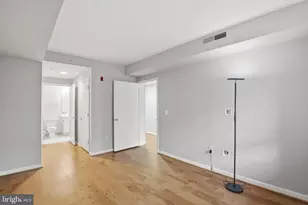 350 G St SW, Washington, DC 20024 - Photo 8