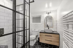 41 V St NW, Washington, DC 20001 - Photo 32