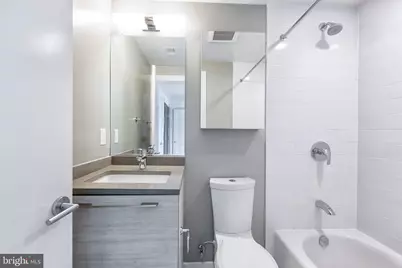 816 Potomac Avenue SE #302, Washington, DC 20003 - Photo 4