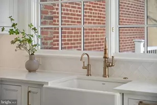 2012 Hillyer Pl NW, Washington, DC 20009 - Photo 10