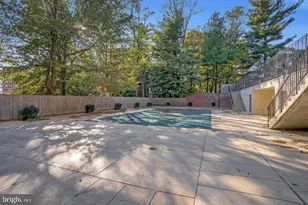 3265 Sutton Pl NW, Washington, DC 20016 - Photo 4