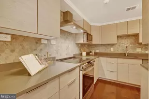 505 H St SW, Washington, DC 20024 - Photo 18