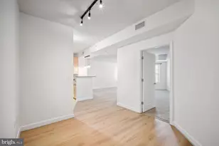 1111 25th St NW, Washington, DC 20037 - Photo 6