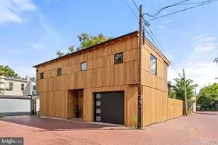 21 Overbeck Aly NE, Washington, DC 20002 - Photo 2