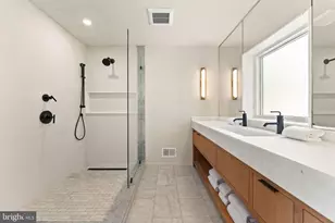 21 Overbeck Aly NE, Washington, DC 20002 - Photo 34