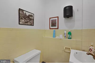 1364 E SE, Washington, DC 20003 - Photo 34