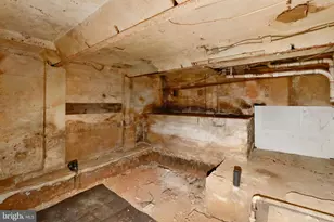 1364 E St SE, Washington, DC 20003 - Photo 40