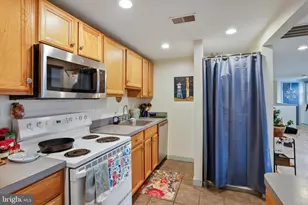 1364 E St SE, Washington, DC 20003 - Photo 16