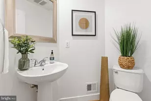 335 L St SE, Washington, DC 20003 - Photo 16