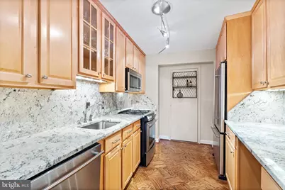 700 New Hampshire Avenue NW #320, Washington, DC 20037 - Photo 12