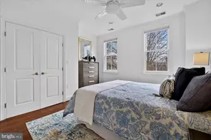 916 G St SE, Washington, DC 20003 - Photo 30