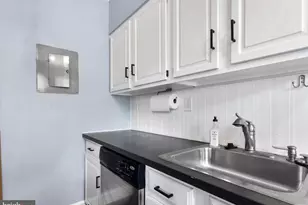 4491 MacArthur Blvd NW, Washington, DC 20007 - Photo 10