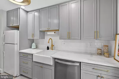 316 11th Street SE, Washington, DC 20003 - Photo 2