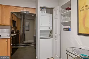 1077 30th St NW, Washington, DC 20007 - Photo 18