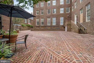 1077 30th St NW, Washington, DC 20007 - Photo 28