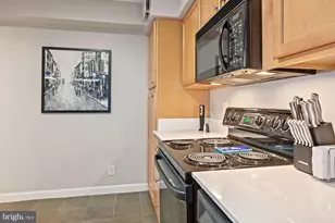 1077 30th St NW, Washington, DC 20007 - Photo 16