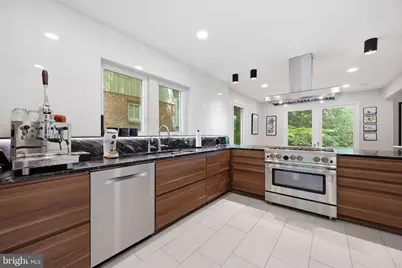 2829 29th Place NW, Washington, DC 20008 - Photo 8