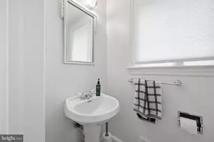 2829 29th Pl NW, Washington, DC 20008 - Photo 16