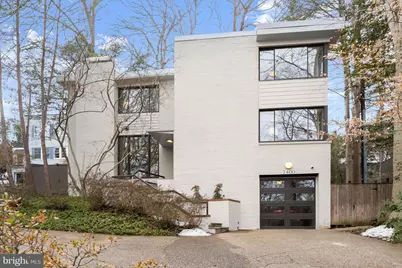 2400 44th Street NW, Washington, DC 20007 - Photo 2