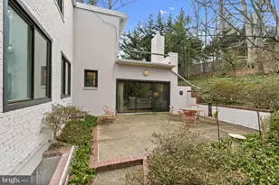 2400 44th St NW, Washington, DC 20007 - Photo 32