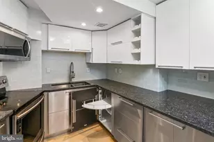 3 Washington Cir NW, Washington, DC 20037 - Photo 8