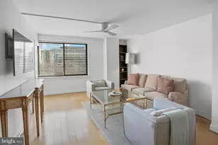 3 Washington Cir NW, Washington, DC 20037 - Photo 2