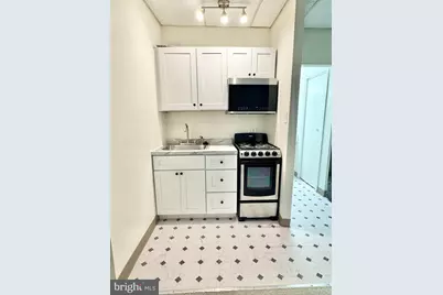 3030 Wisconsin Avenue NW #E, Washington, DC 20016 - Photo 2