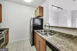 1111 25th St NW, Washington, DC 20037 - Photo 8