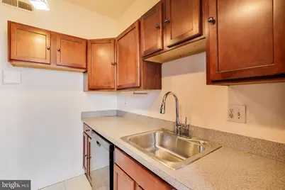 3060 16th Street NW #311, Washington, DC 20009 - Photo 8