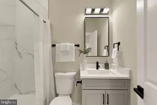 422 Warner St NW, Washington, DC 20001 - Photo 10