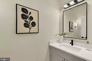 422 Warner St NW, Washington, DC 20001 - Photo 8