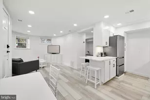 1821 19th St NW, Washington, DC 20009 - Photo 2